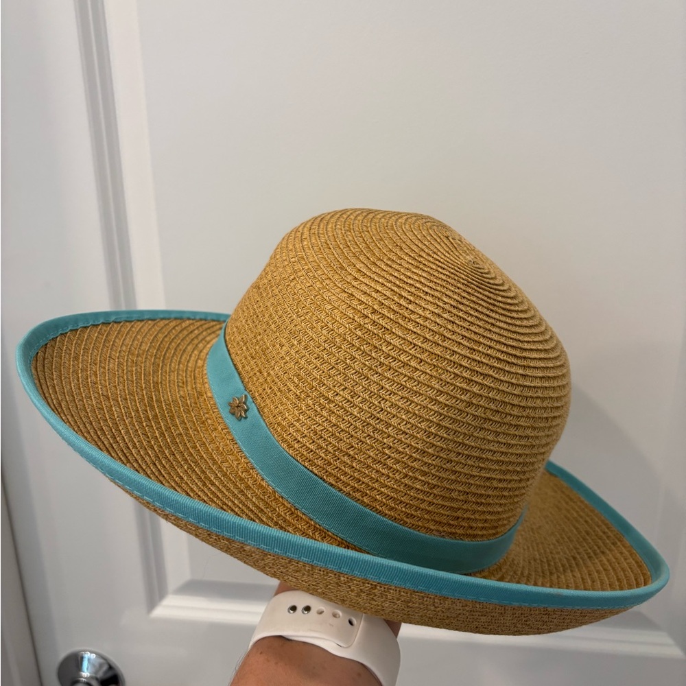 Capelli of New York Tan and Blue Wide-Brimmed Hat